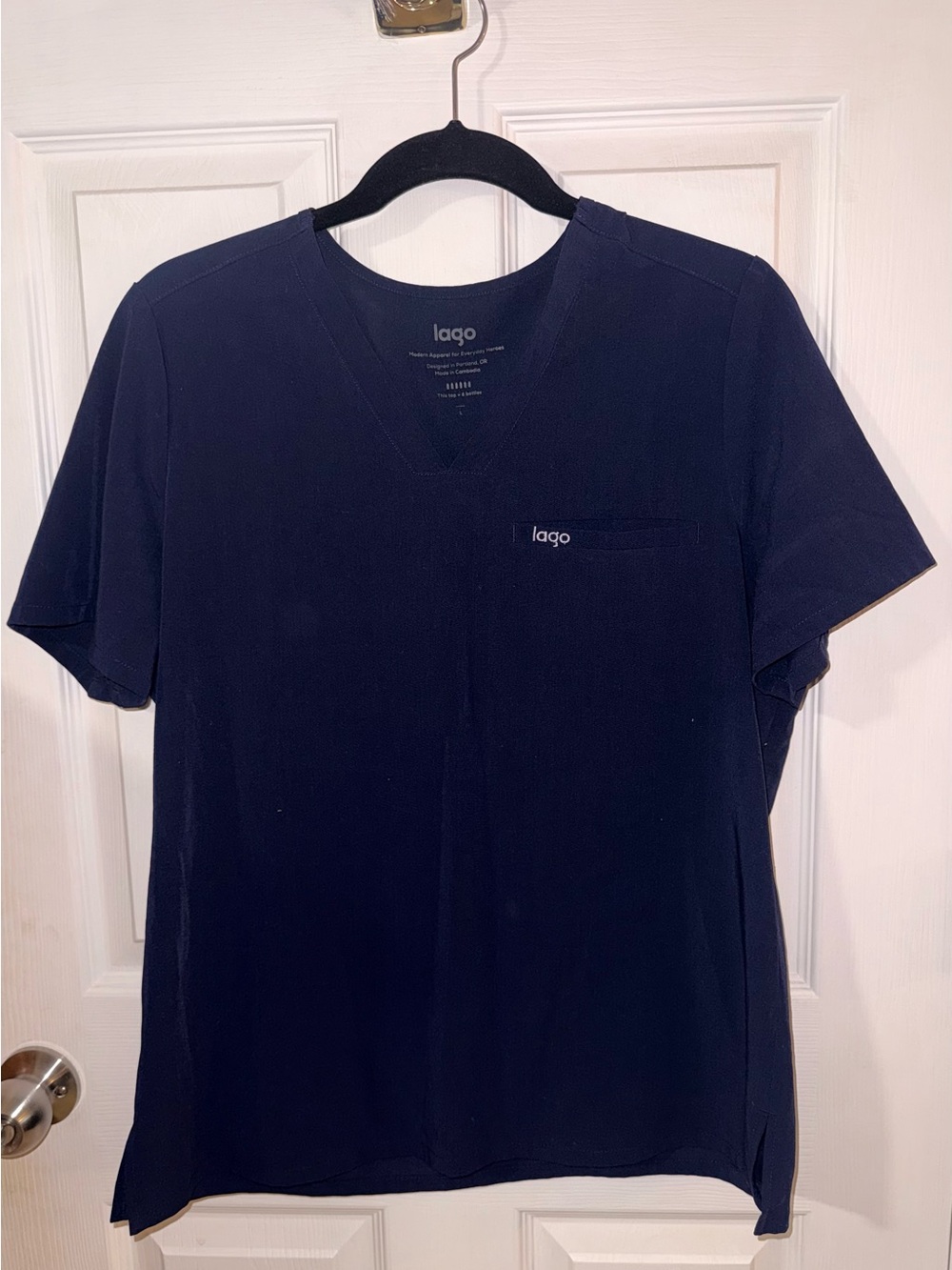 Iago Women's Navy V-Neck Scrub Top Sz Large